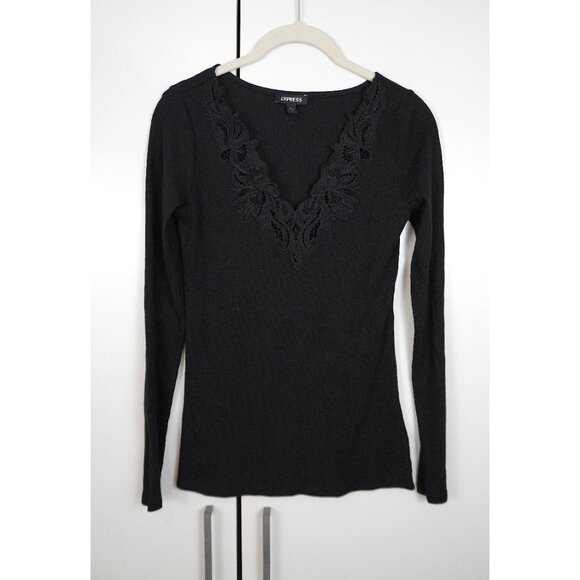 Express Ribbed Lace-Trim V-Neck Long Sleeve - Picture 6 of 8